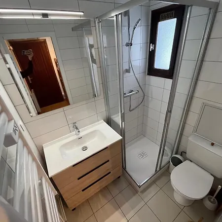 St Christophe - 21b - Pied De Piste - 4 Per *