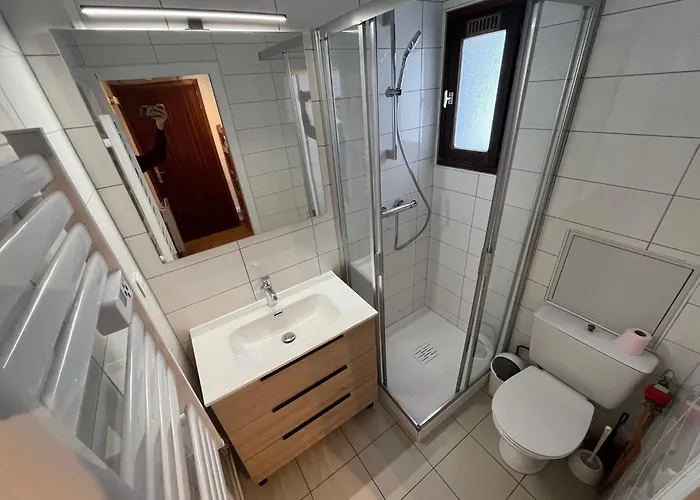 St Christophe - 21b - Pied De Piste - 4 Per *